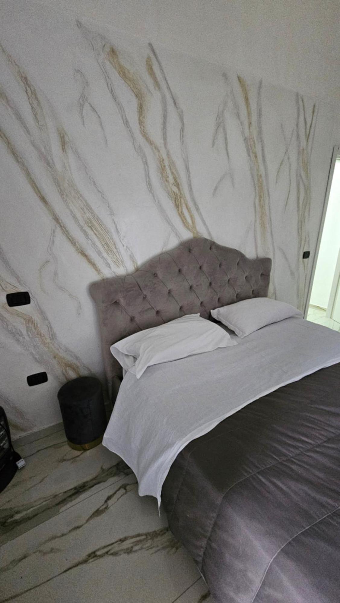 Hotel Crisari Nápoly Kültér fotó